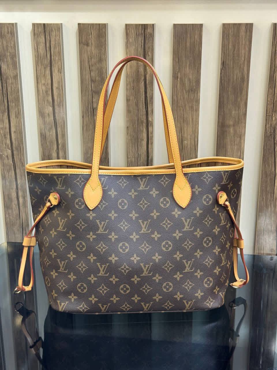 LV Tote Bag 🤎
