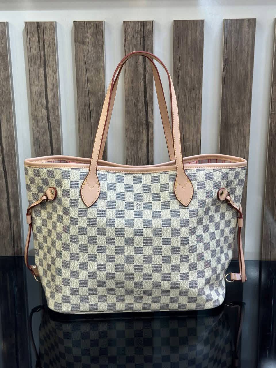 LV Tote Bag 🤎