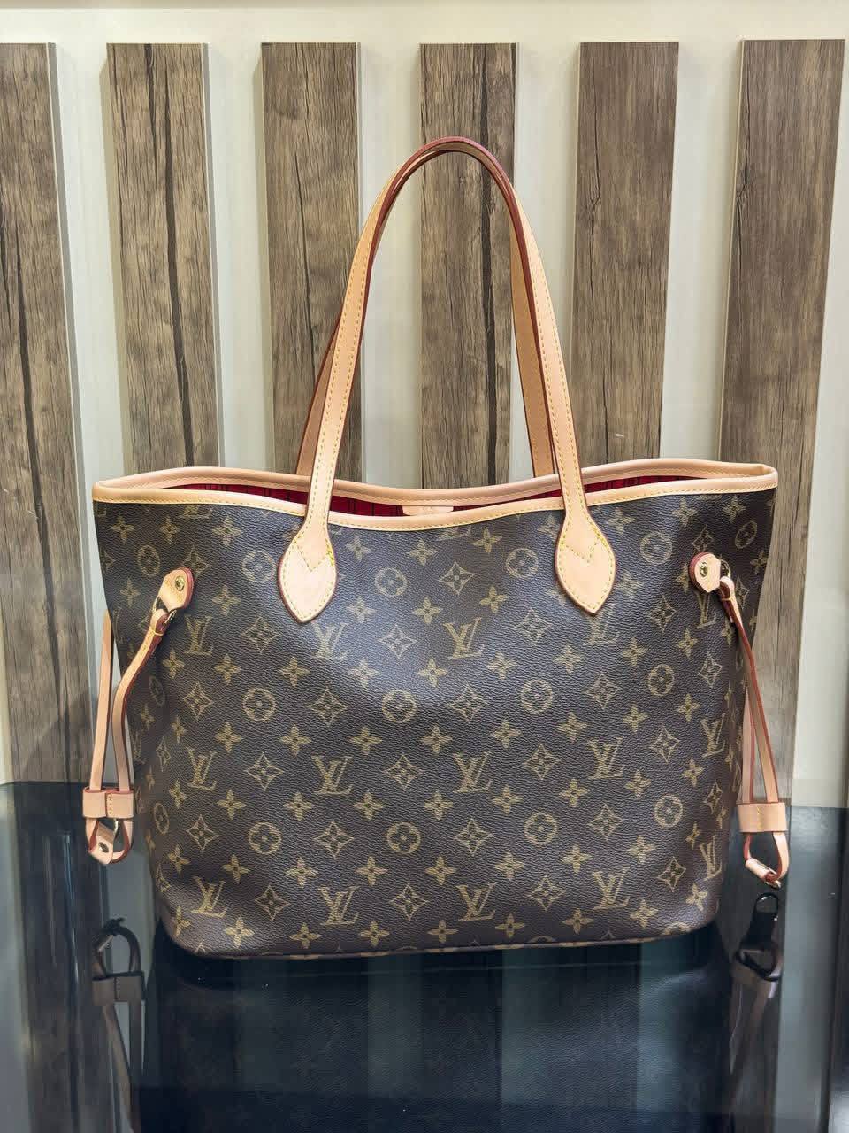 LV Tote Bag 🤎